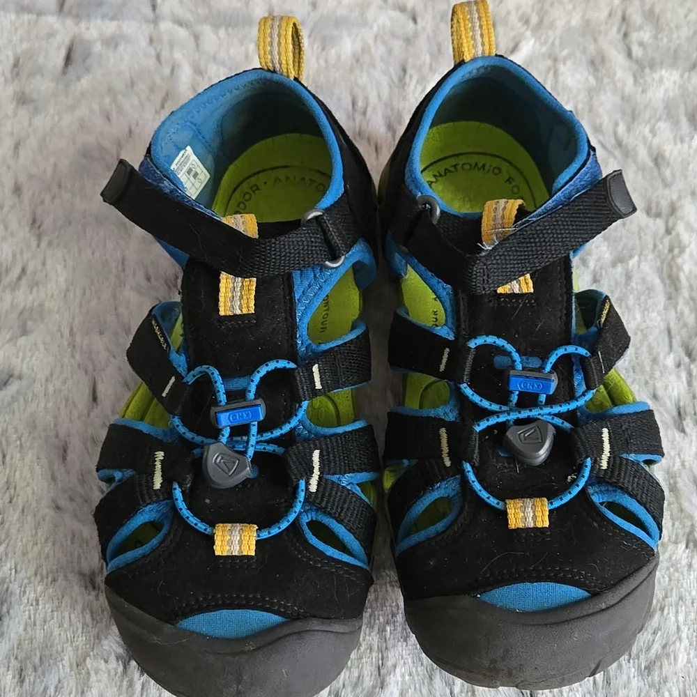 Keen Blue/Black Water Shoes, Kids Size 3, Great Condition
